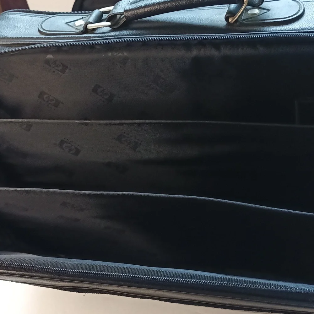 HP Invent Laptop Computer Bag Carrying Case Black Leather Shoulder Strap